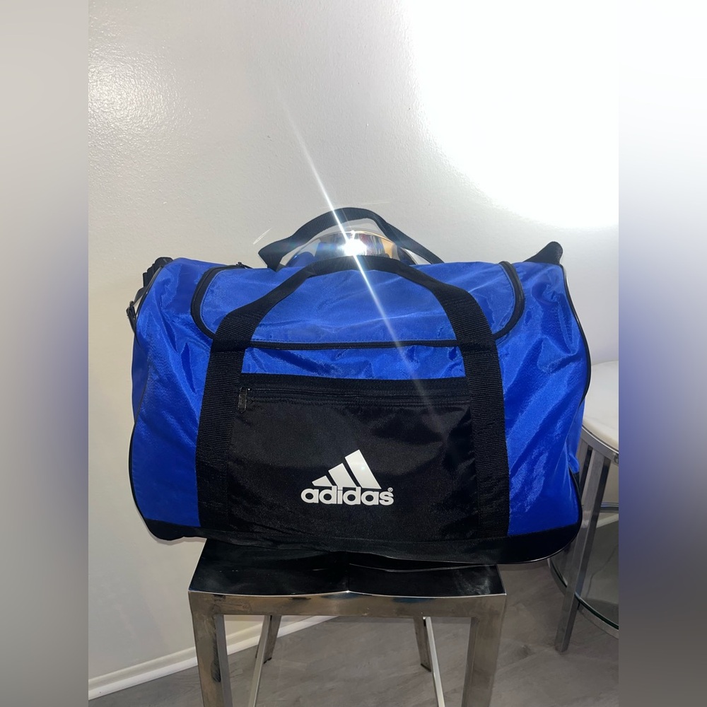 ADIDAS Duffle Bag Like new.